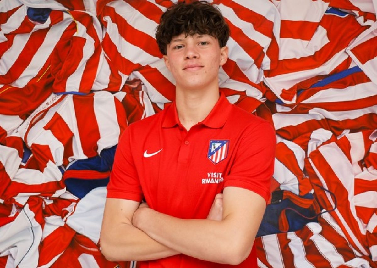 Photo of La doar 16 ani, un portar moldovean semnează cu un club de top din Spania