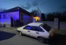 Photo of Accident tragic la Comrat: Un minor a intrat cu mașina într-o poartă, care s-a prăbușit peste proprietar