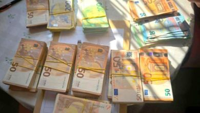 Photo of Opt persoane, reținute pentru contrabandă și spălare de bani de peste un milion de euro