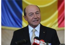 Photo of „A fost nevoie de o cerere” Maia Sandu explică de ce și cum i-a reacordat cetățenia lui Traian Băsescu