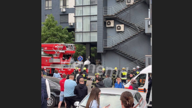 Photo of Un bărbat s-ar fi aruncat de pe acoperișul unui bloc de la Ciocana. Poliția: A atacat două femei cu puțin timp înainte