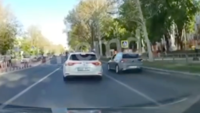 Photo of video | Un tânăr, amendat după ce a ignorat pietonii pe o trecere din capitală