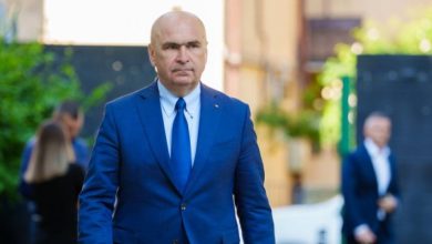 Photo of Bolojan anunță sancțiuni pentru diplomații ruși după ce o dronă a lovit Galațiul