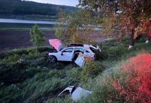 Photo of Mercedes oprit în copac la Hîncești: Un tânăr a murit, iar șoferul a fost reținut