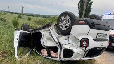 Photo of foto | Un nou accident la calea ferată: un automobil s-a răsturnat după ce a fost lovit de un tren marfar