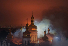 Photo of foto, video | Mănăstirea Lavra Pecerska, simbol al Ucrainei, în flăcări după un atac cu rachete balistice asupra Kievului
