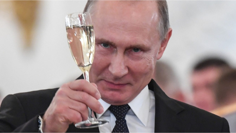 Photo of Jurnalistul care a scris despre relația lui Putin cu „cea mai cunoscută amantă din Rusia”, găsit mort în casa sa