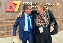 Photo of foto | Șor și Șoșoacă, îmbrățișați la Sankt Petersburg: „Viitorul președinte al României libere”