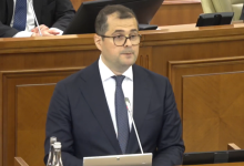 Photo of live | Vasile Tofan cere votul parlamentului pentru învestirea guvernului