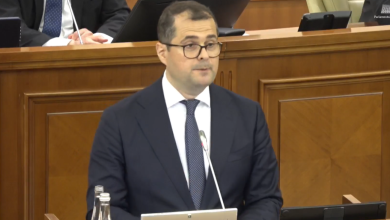 Photo of live | Vasile Tofan cere votul parlamentului pentru învestirea guvernului