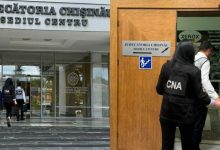 Photo of Peste 10.000 de euro pentru hotărâri favorabile. Un avocat și un angajat al unei instanțe din Chișinău, reținuți
