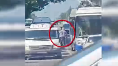 Photo of video | Cerșetori falși, depistați în Chișinău. Trei persoane exploatau copii pentru a cere bani în trafic