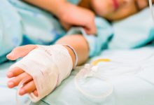 Photo of Atenție la provocările de pe TikTok! Mai mulți copii au ajuns la spital cu arsuri grave după ce au încălzit jucării în cuptorul cu microunde