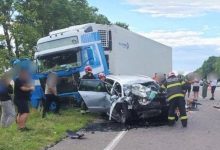 Photo of Un bărbat a murit după ce ar fi intrat cu mașina pe contrasens, lovindu-se frontal de un camion