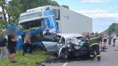 Photo of Un bărbat a murit după ce ar fi intrat cu mașina pe contrasens, lovindu-se frontal de un camion