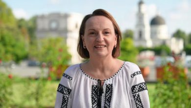 Photo of video | De Ziua Limbii Române, ambasadoarea UE, Iwona Piórko, recită în limba română o poezie scrisă de fiica sa