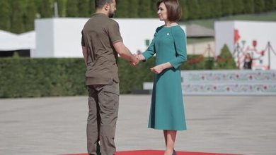 Photo of video, doc | Volodimir Zelenski, decorat de Maia Sandu cu „Ordinul Republicii”. Șefa statului se află la Kiev