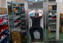 Photo of video | O companie a inventat frigiderul pentru oameni. Cum funcționează echipamentul care îi răcorește rapid