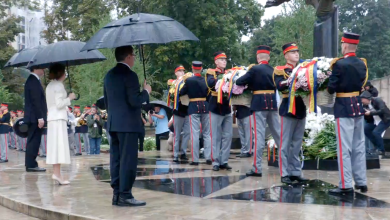 Photo of video | Conducerea țării și veteranii au comemorat apărătorii R. Moldova la monumentul „Maica Îndurerată”
