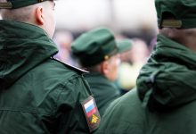 Photo of „Găsește-ți un soldat și așteaptă să fie ucis”: Escrocheria „văduvelor negre” ia amploare în Rusia