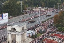 Photo of foto, video | De la blindate la sisteme antiaeriene și peste 2.000 de militari: cum a fost la parada de Ziua Independenței