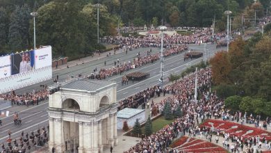 Photo of foto, video | De la blindate la sisteme antiaeriene și peste 2.000 de militari: cum a fost la parada de Ziua Independenței