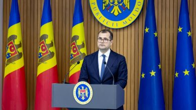 Photo of Prima declarație de avere a premierului Tofan: salarii și bonusuri de sute de mii de dolari, investiții și mai multe imobile