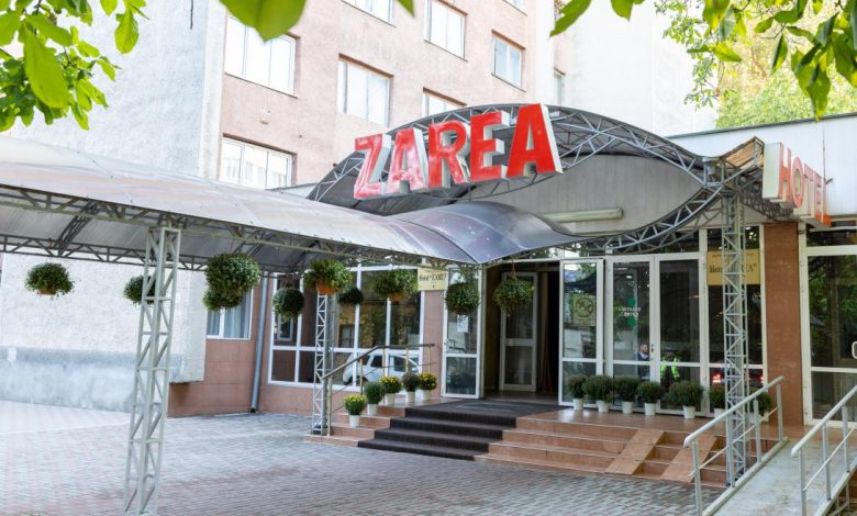 Photo of video | Hotelul „Zarea” din centrul Chișinăului, scos la vânzare. Tofan: „Ne dorim o licitație transparentă și cât mai mulți ofertanți”