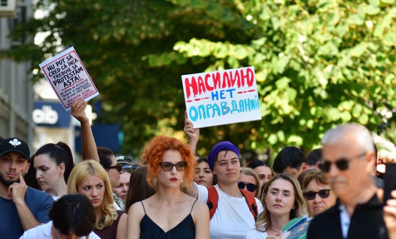 Photo of video | „Nu mai credem în poliție și justiție”. Protest la MAI după crima de la Măgdăcești: femeile cer declararea stării de urgență