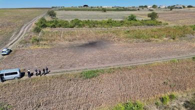 Photo of foto | Poliția ar fi găsit sursa bubuiturii de la Colonița: Posibile fragmente de dronă, descoperite pe un teren