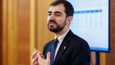 Photo of Claudiu Năsui își amână demisia din Parlamentul României pentru a vota o ultimă lege