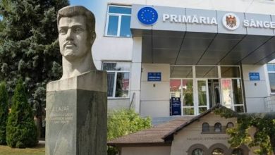 Photo of video | „Nu ne reprezintă”. Bustul lui Serghei Lazo, mutat din centrul Sângereiului. În locul lui, un erou al războiului de pe Nistru