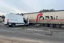 Photo of foto | Accident fatal la nord: Șoferul unui Mercedes ar fi ieșit pe contrasens, unde s-a ciocnit cu un camion