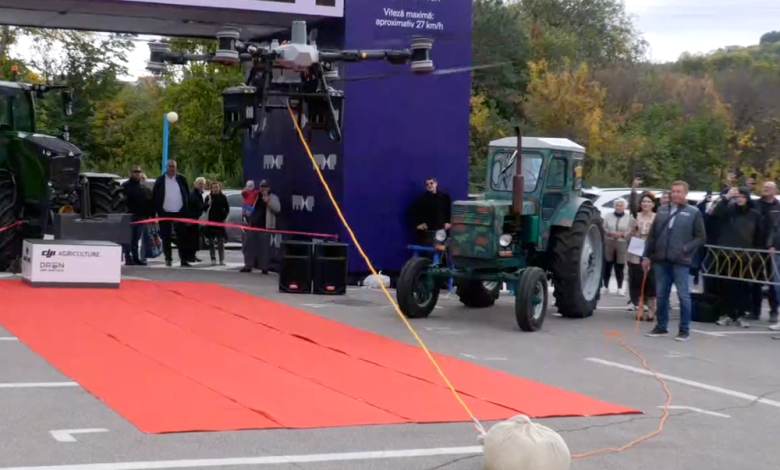 Photo of video | Record național! O brânză de peste 30 de kilograme a „zburat” cu drona la Moldexpo