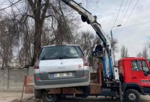 Photo of Reguli noi pentru parcări și mașini abandonate. Ce a votat Parlamentul în prima lectură