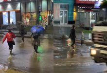 Photo of video | Pietonii trec prin apă pentru a traversa o stradă reparată din Chișinău. Chironda: „Infrastructura modernizată a lui Ceban”